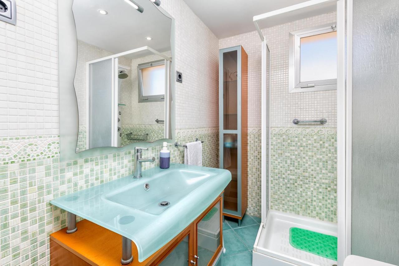 Amazing Sea View Apartment And Relax Area Rincon de la Victoria Bagian luar foto